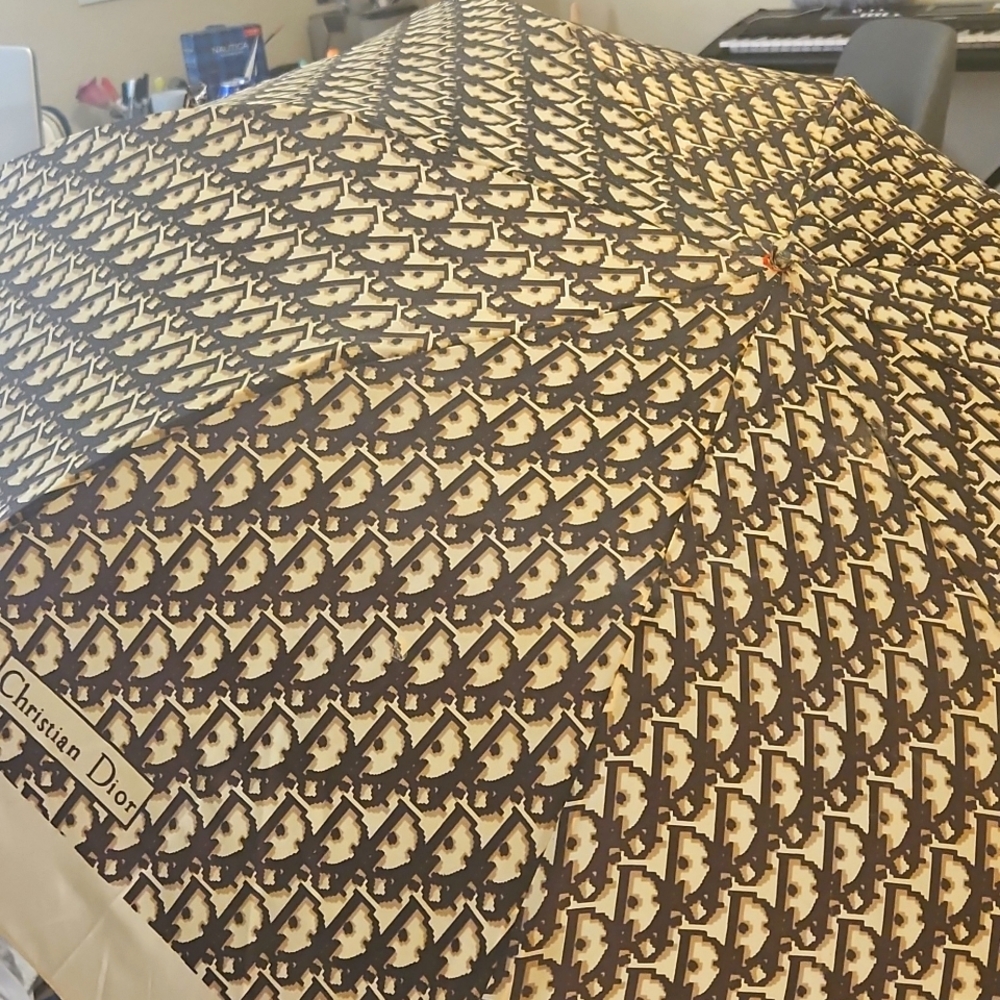 DIOR damaged umbrella compact automatic beige and tan signature print